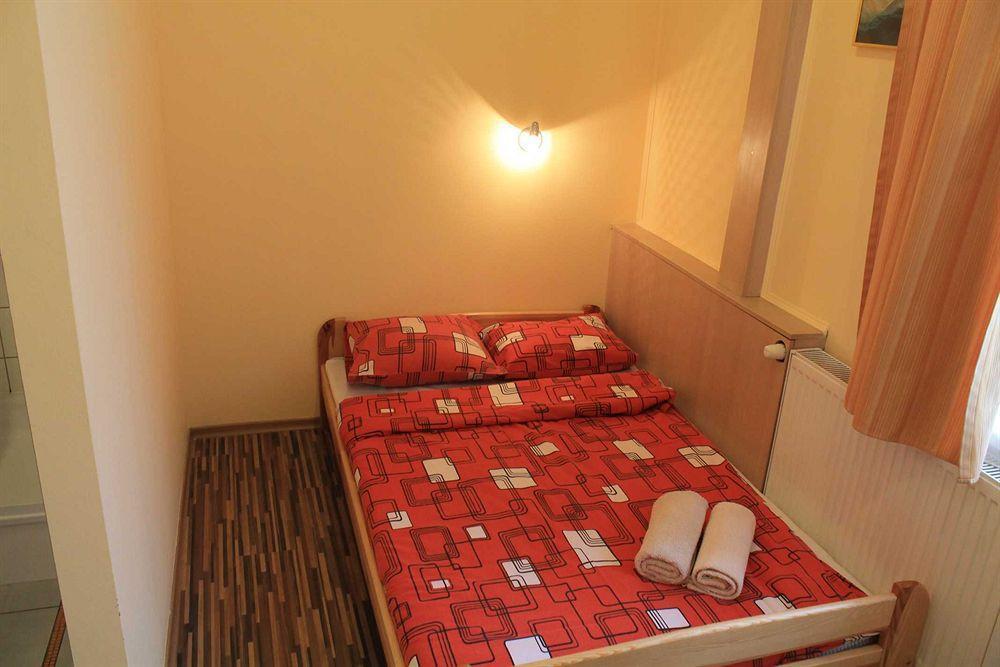City Hostel Krasków Eksteriør bilde