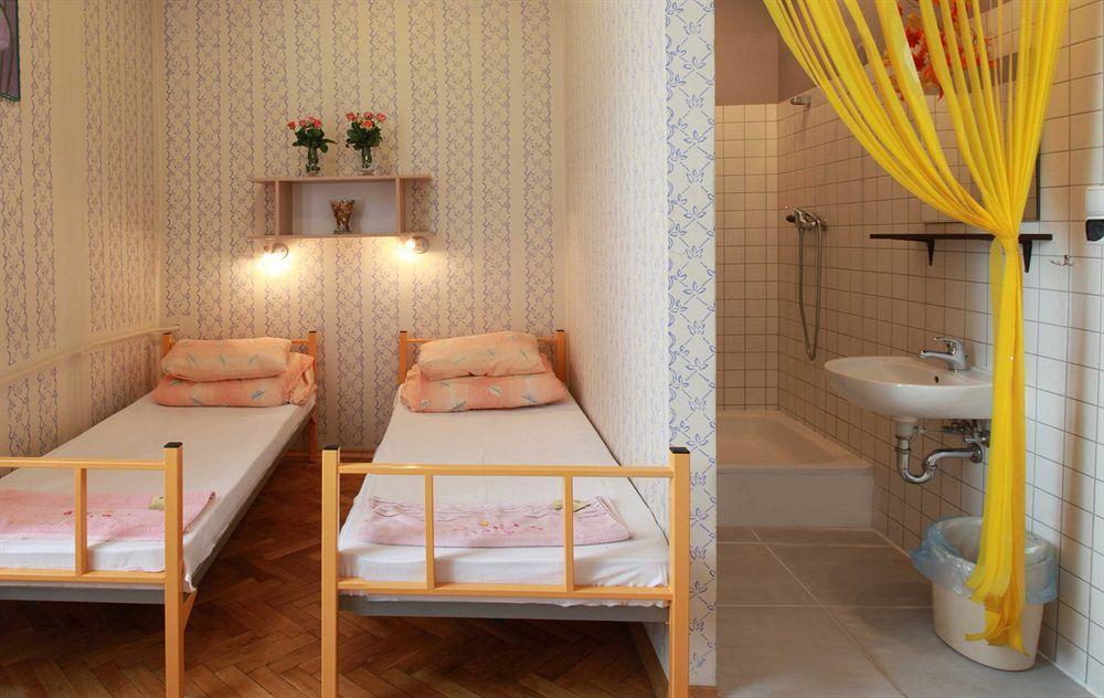 City Hostel Krasków Eksteriør bilde
