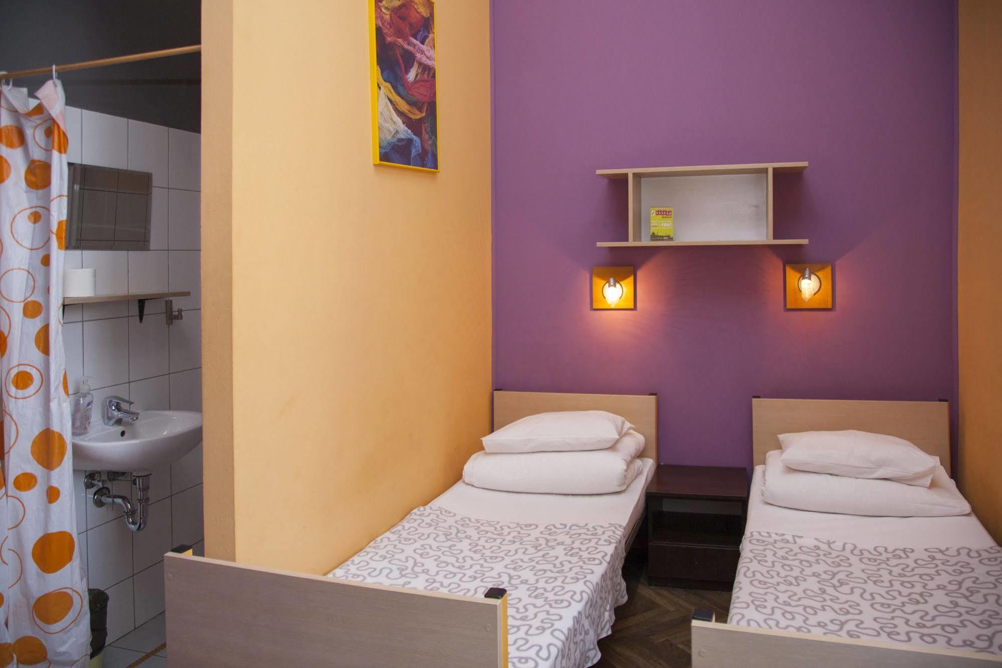 City Hostel Krasków Eksteriør bilde