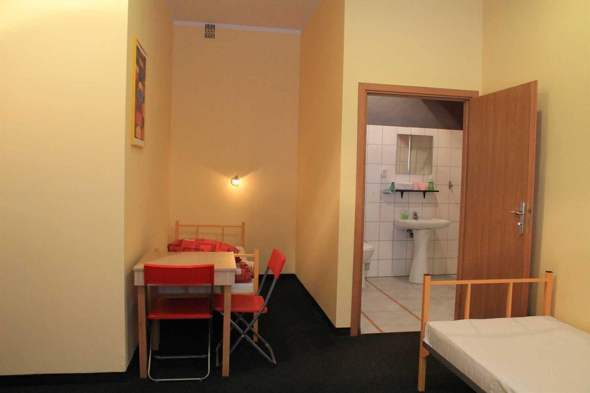 City Hostel Krasków Eksteriør bilde